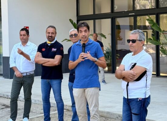 mettinmotoildono_gela01